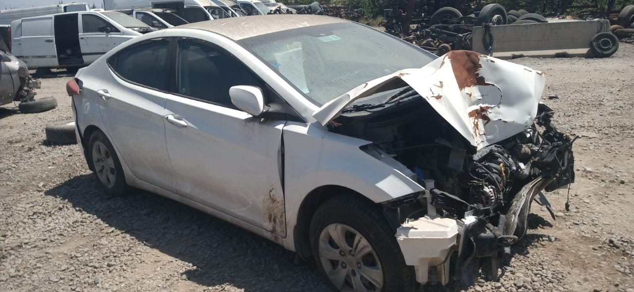  Hyundai ELANTRA 2013    EN DESARME